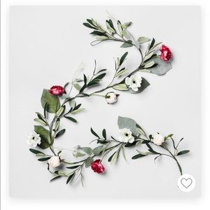Opalhouse Decorative Floral Garland